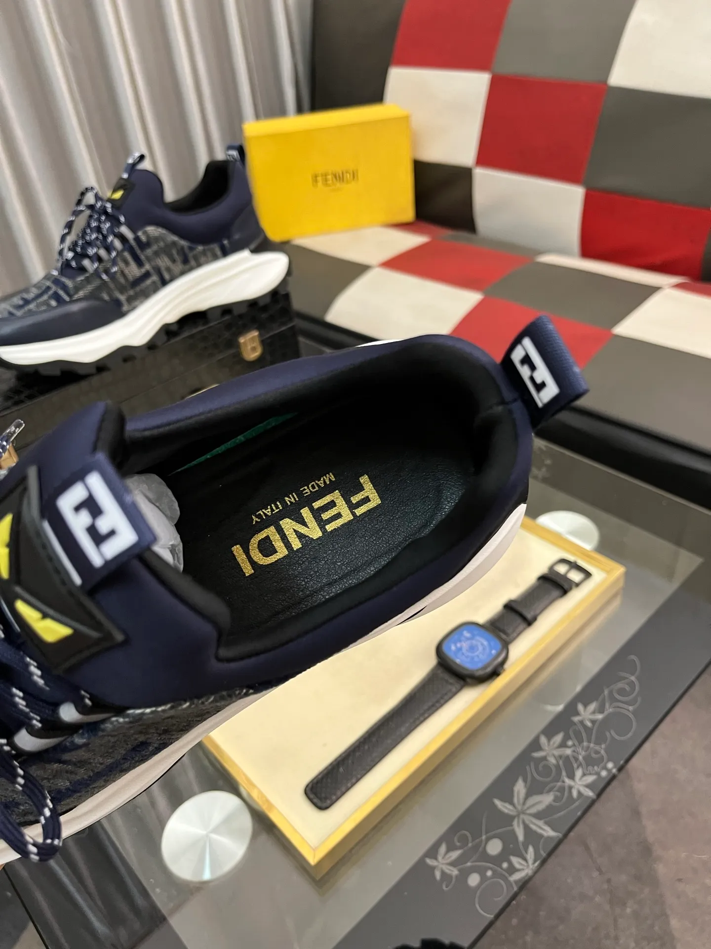 Men's Men's Shoes💰458⌚️⌚️[FENDI] Fendi's classic and comfortable men's, this complex sneaker is made of soft calfskin➕genuine leather lining➕original ultra-light rubber material with rough outsole. This unique light style is suitable for the casual and refined sensibility of this season. It is comfortable and natural on the feet. It is an everyday style for casual travel in autumn and winter! 38−443️⃣colors available